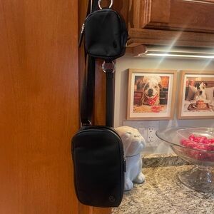Lululemon Athletica Black Shoulder Bag Set